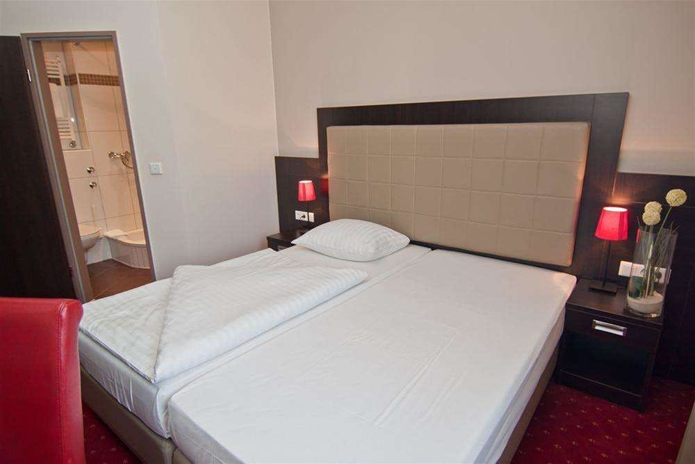 Hotel Novum Hotel Savoy Hamburg Mitte photo 1