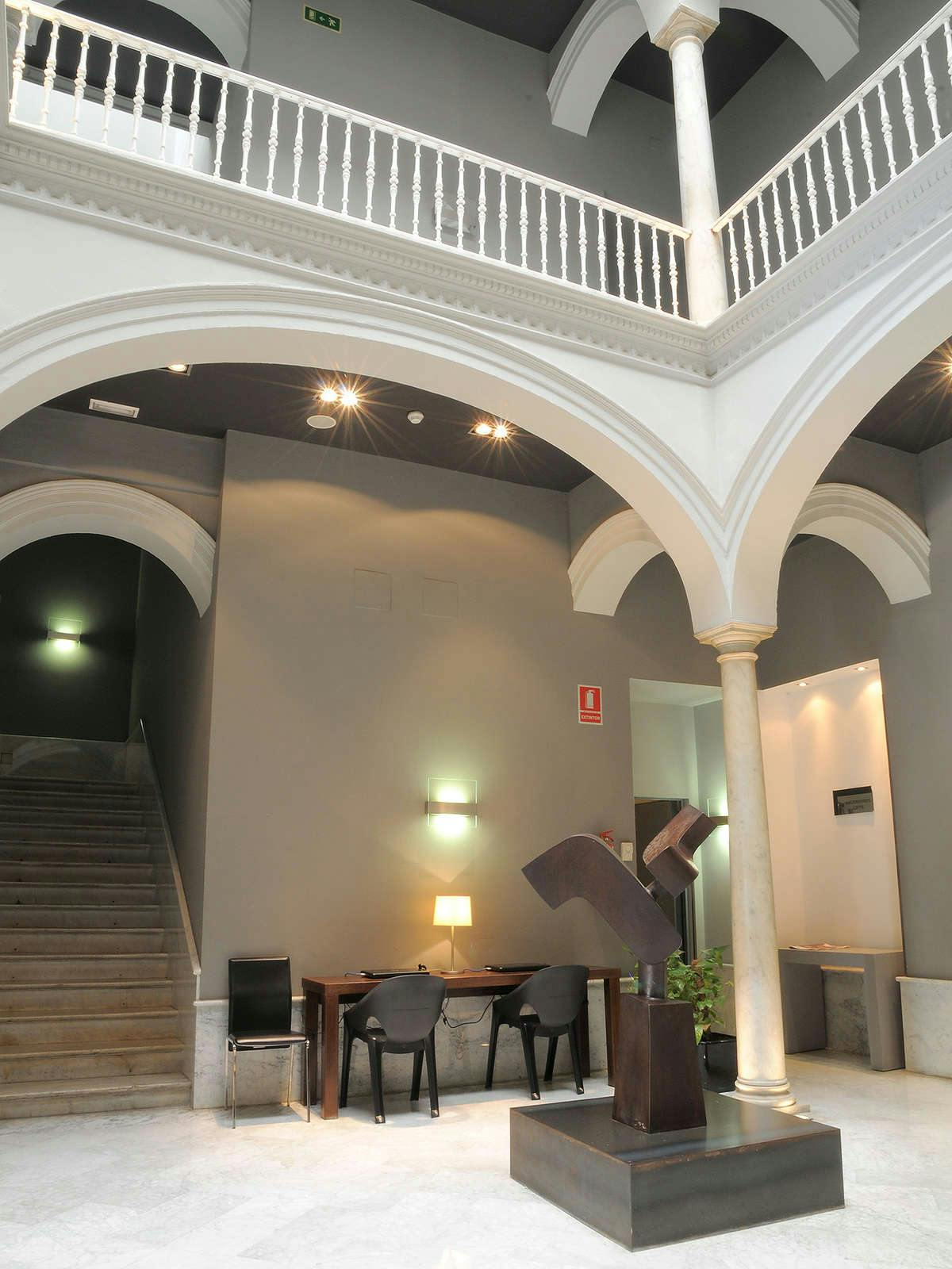 Hotel PETIT PALACE SANTA CRUZ photo 4