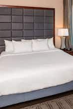 Hotel Hilton Philadelphia at Penn's Landing photo 2
