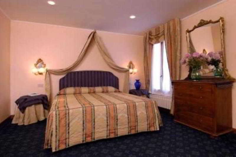 Hotel Hotel San Zulian photo 4