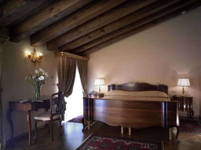 Villa Fenaroli Palace Hotel