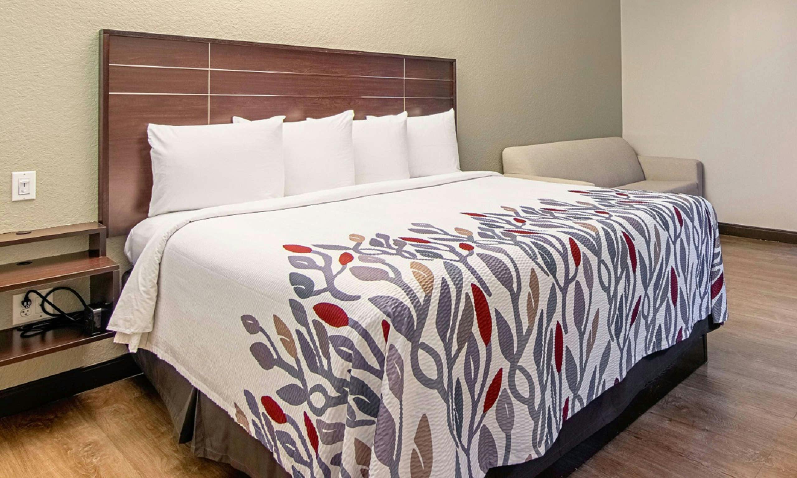 Red Roof Inn Locust Grove