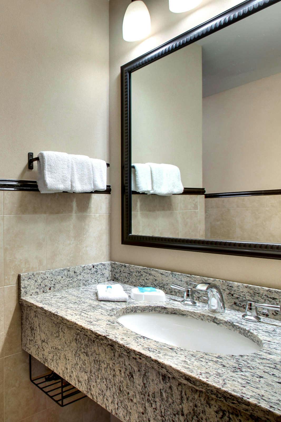 Hotel Drury Plaza Hotel Broadview Wichita photo 3