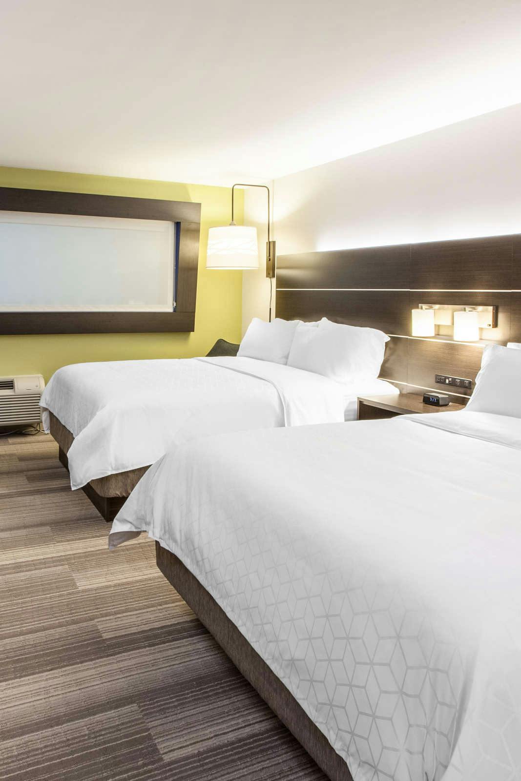 Hotel Holiday Inn Express And Suites Cedar Falls photo 1