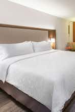 Hotel Holiday Inn Express And Suites Cedar Falls photo 2