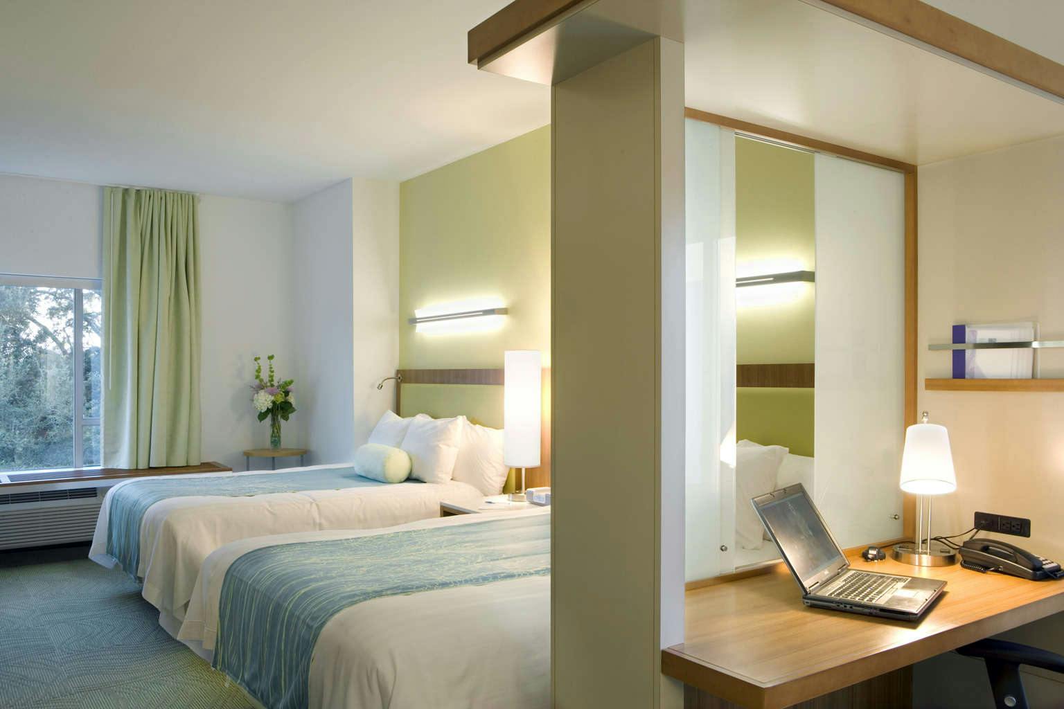 Hotel SpringHill Suites Savannah Downtown / Historic District photo 3