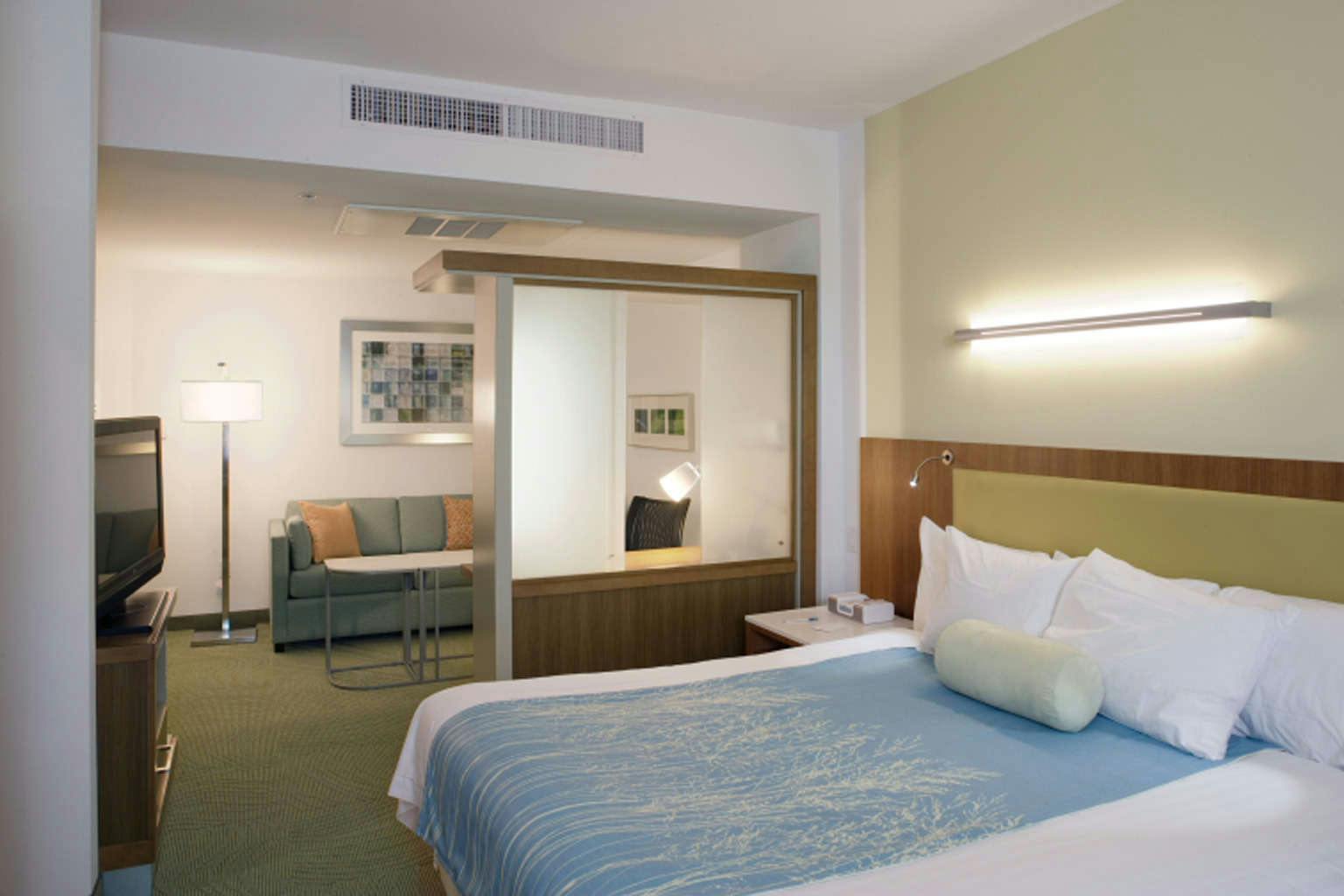 Hotel SpringHill Suites Savannah Downtown / Historic District photo 1