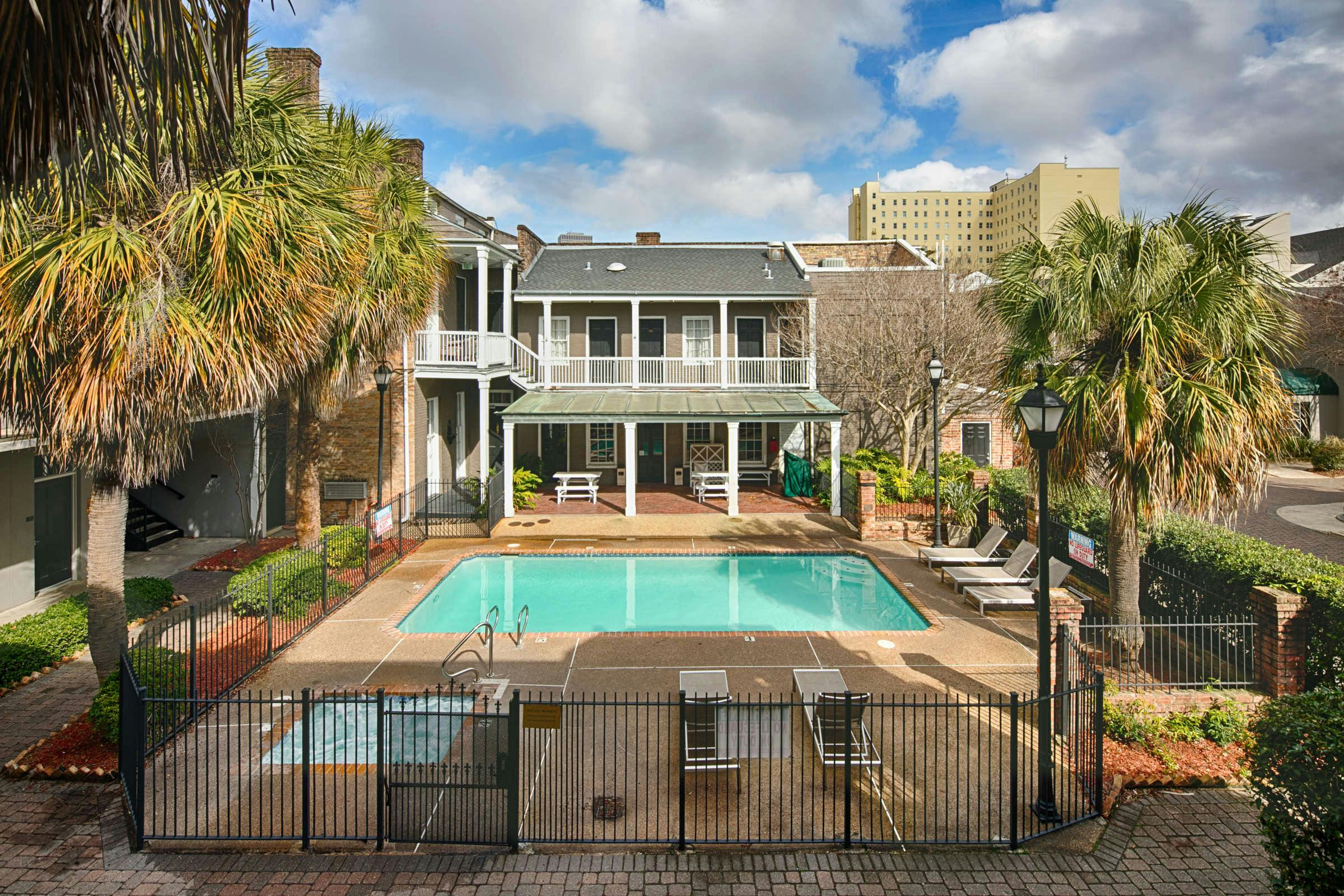 Hotel Maison Saint Charles Hotel & Suites photo 1