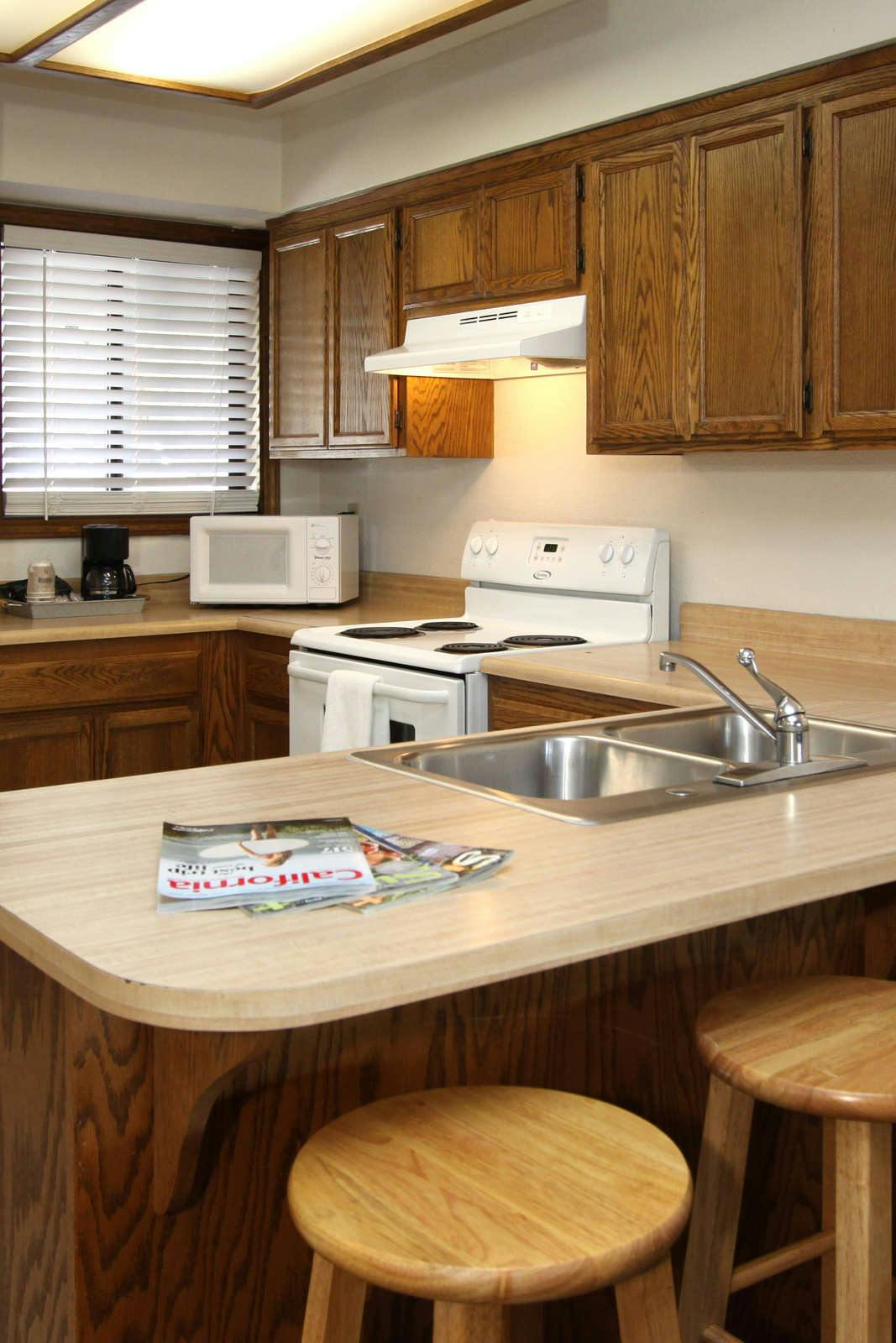 Hotel Pioneer Inn & Suites photo 5