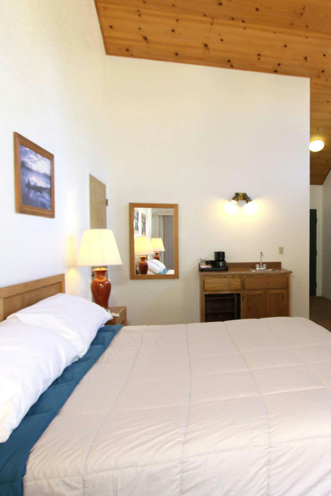 Hotel Pioneer Inn & Suites photo 3