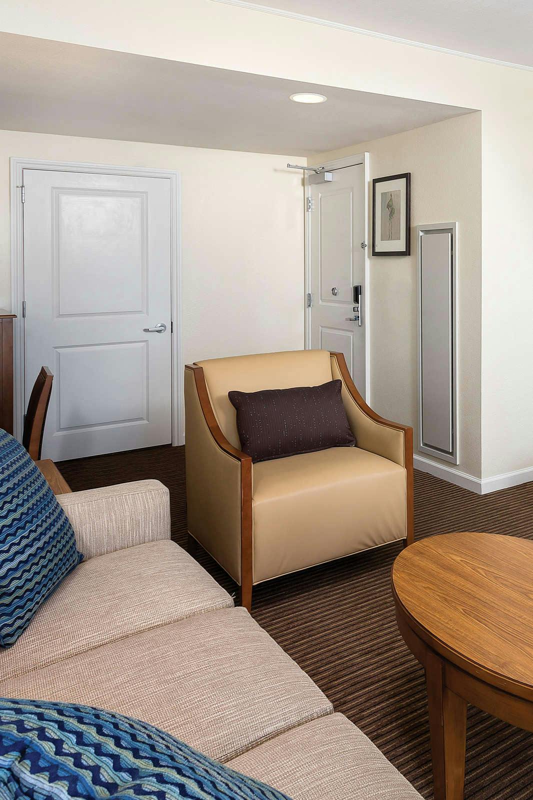 Hotel Club Wyndham Oceanside Pier Resort photo 3