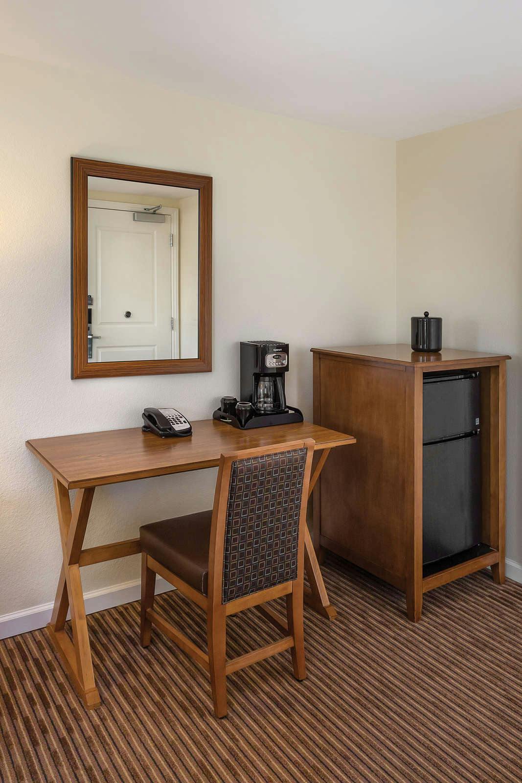 Hotel Club Wyndham Oceanside Pier Resort photo 5