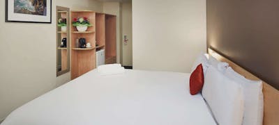 IBIS PERTH