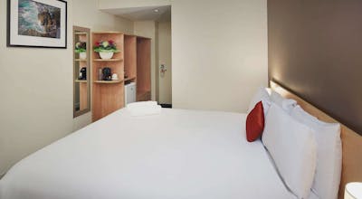 IBIS PERTH