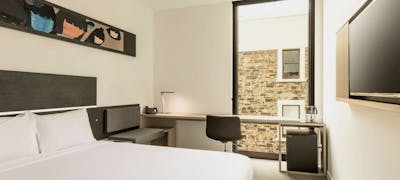 IBIS ADELAIDE