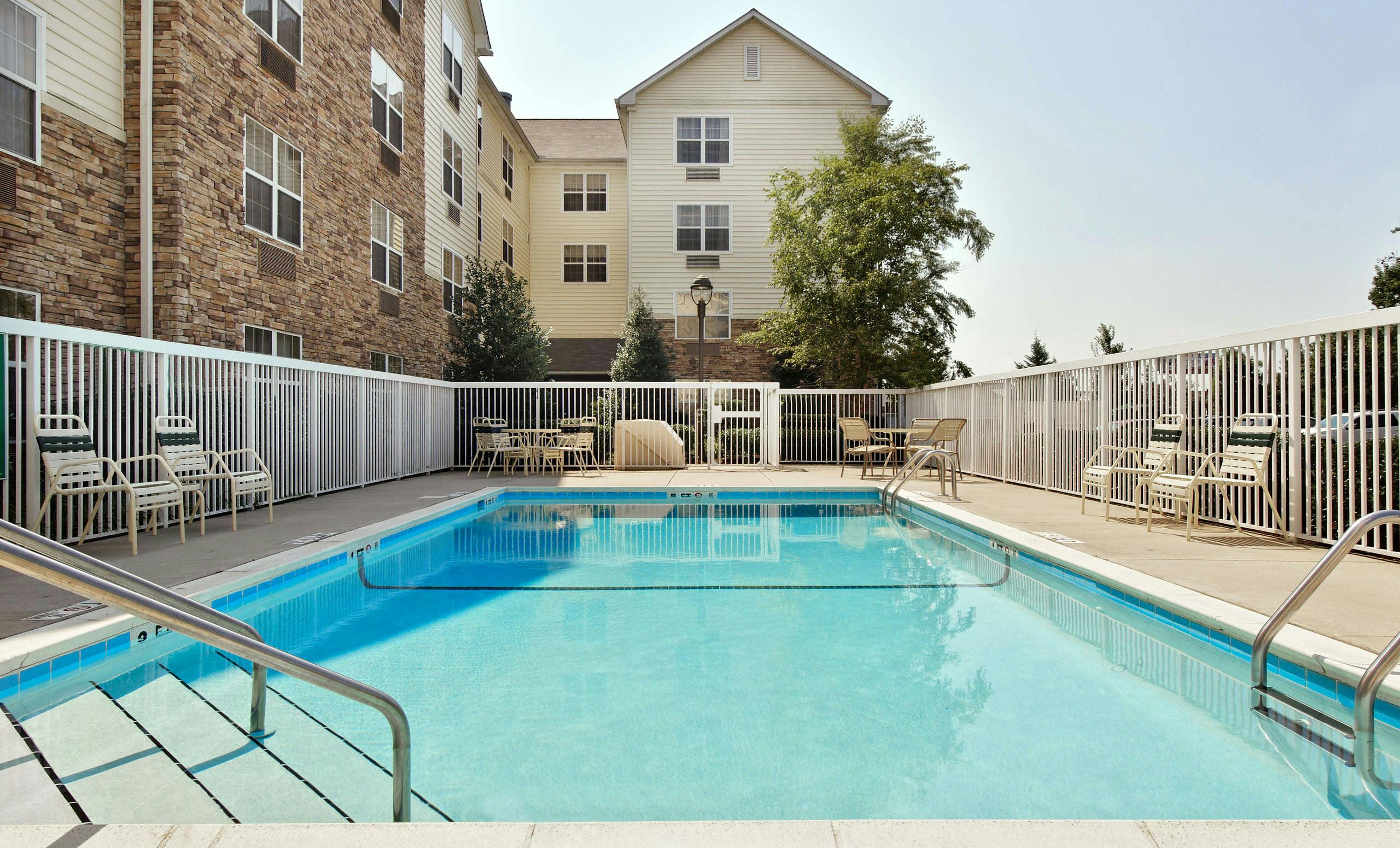 Hotel TownePlace Suites by Marriott Knoxville Cedar Bluff photo 1