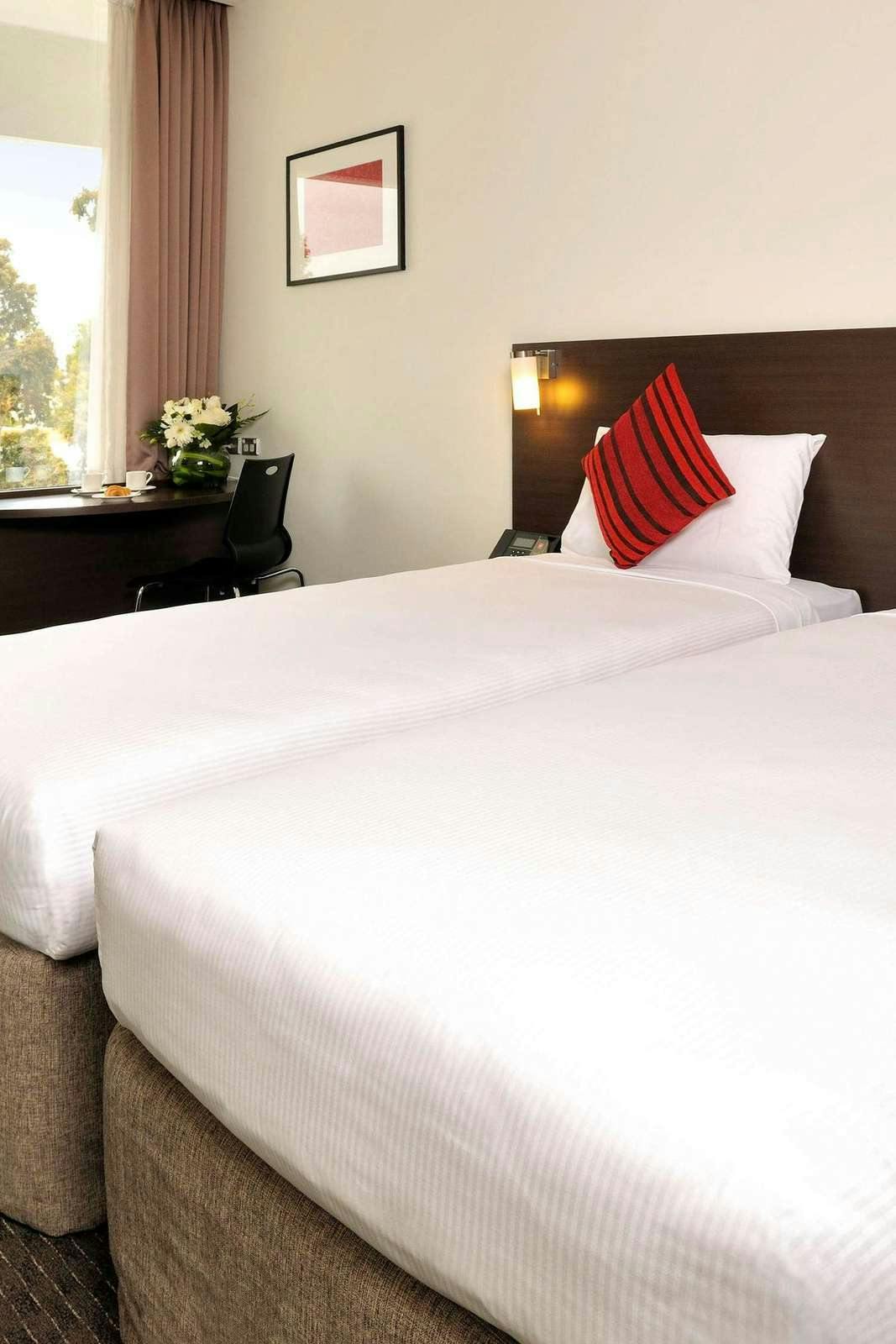 Hotel IBIS GLEN WAVERLEY photo 2