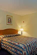 Hotel Americas Best Value Inn & Suites Bush Int'l Airport photo 1