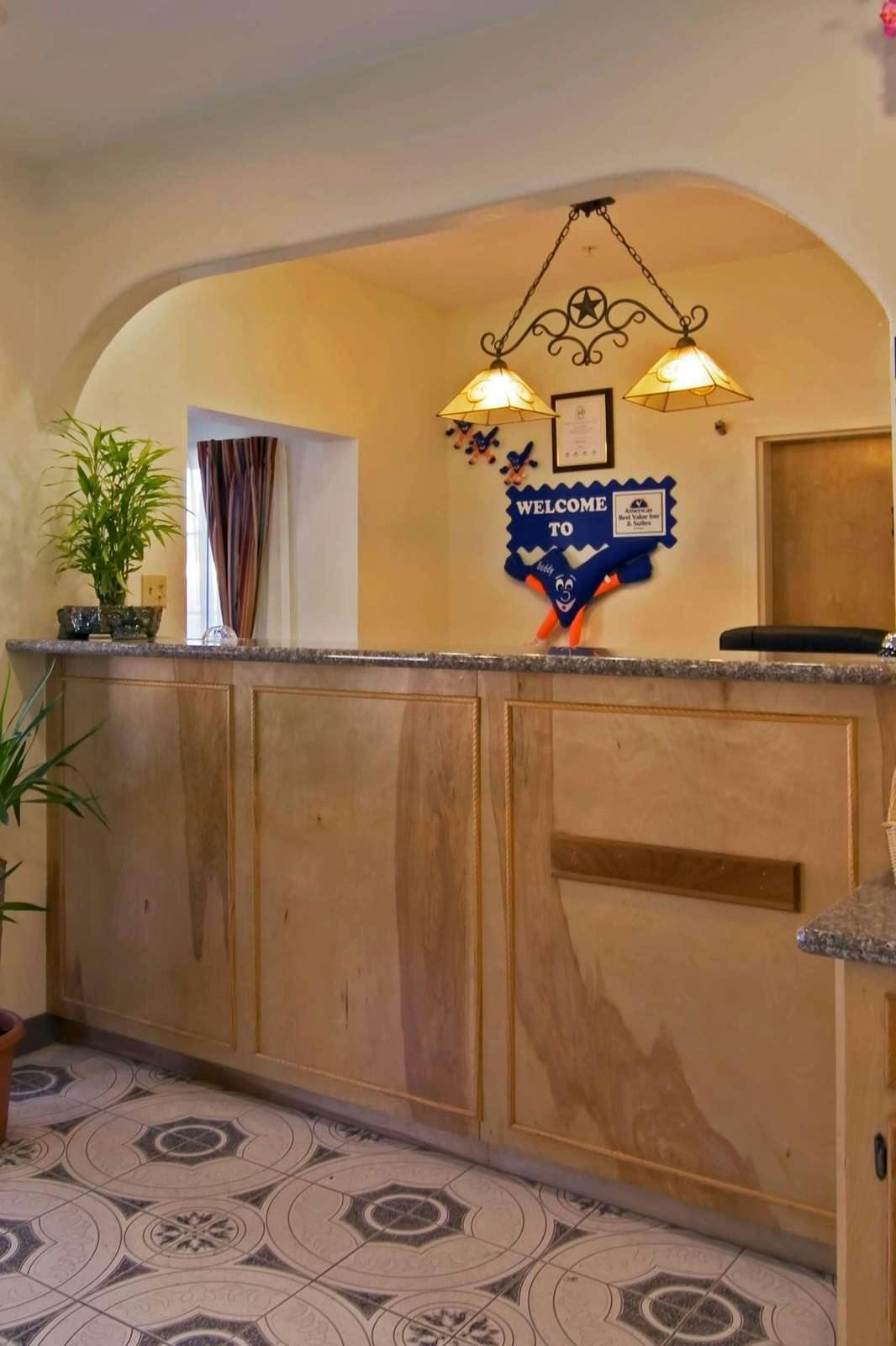 Hotel Americas Best Value Inn & Suites Bush Int'l Airport photo 5