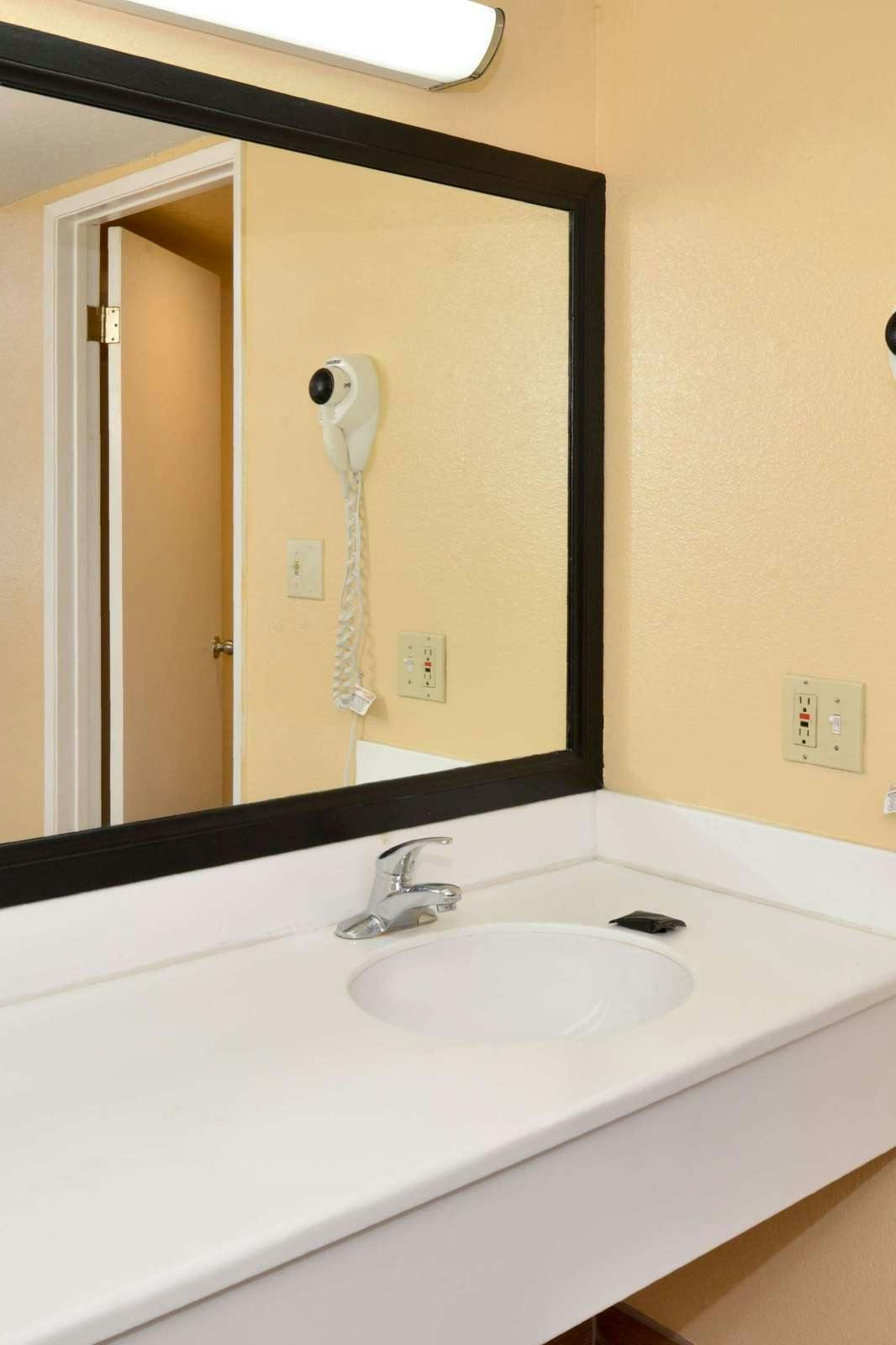 Hotel Americas Best Value Inn Azusa Pasadena photo 4