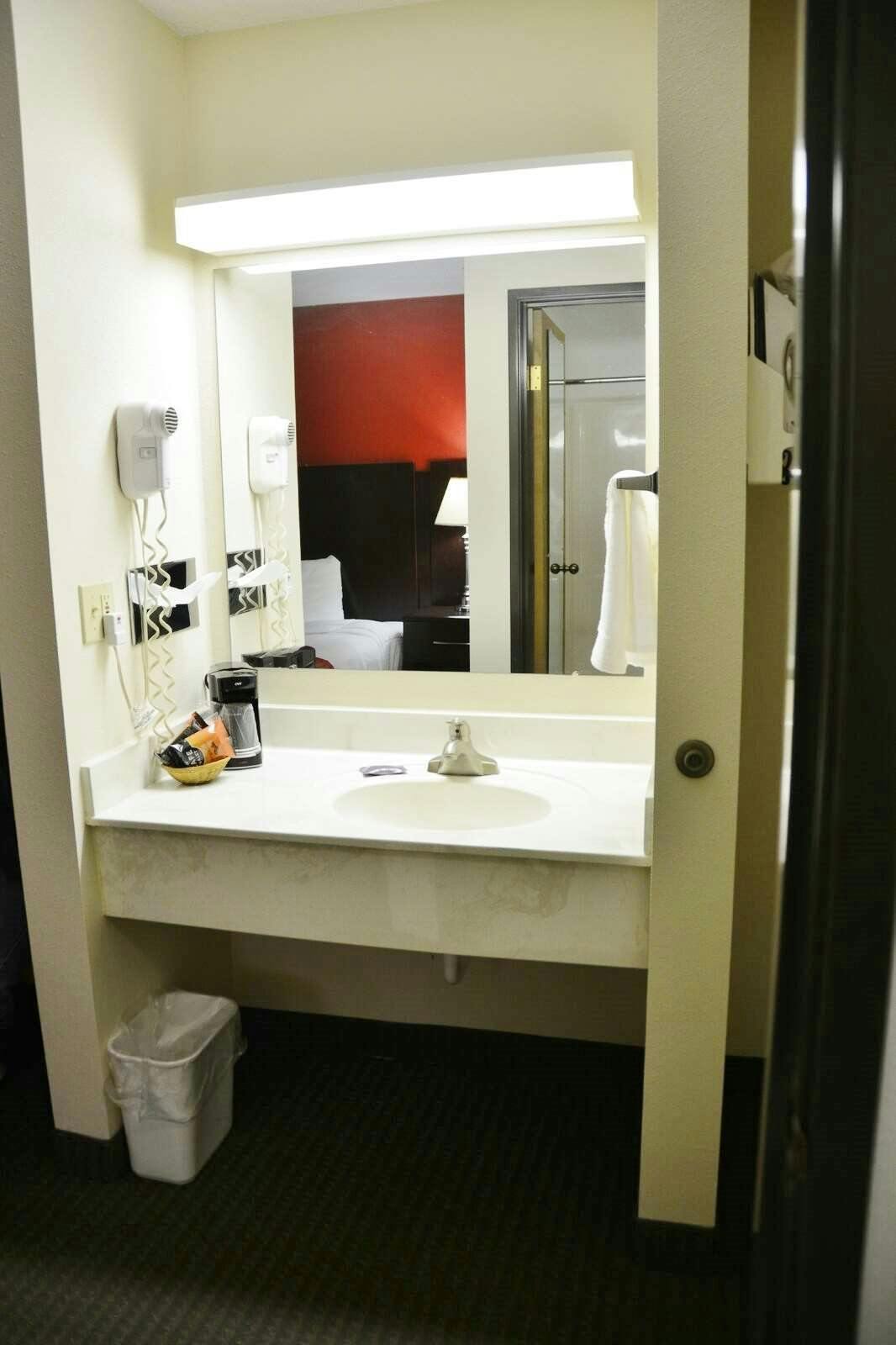 Hotel Country Hearth Inn & Suites Kenton photo 3