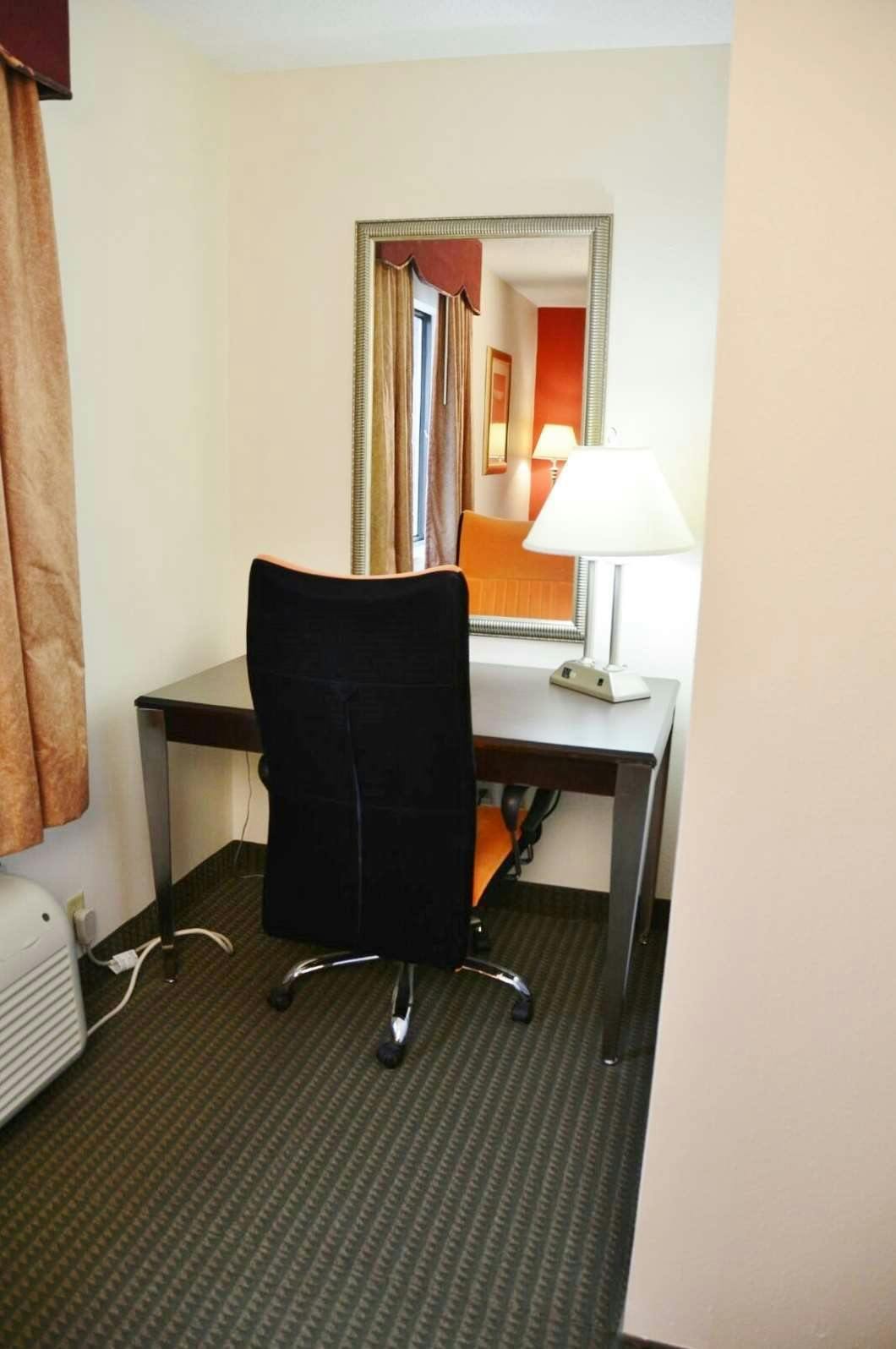 Hotel Country Hearth Inn & Suites Kenton photo 2