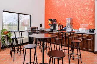 Hotel Americas Best Value Inn Gonzales photo 5