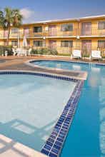 Hotel Americas Best Value Inn Laredo photo 5