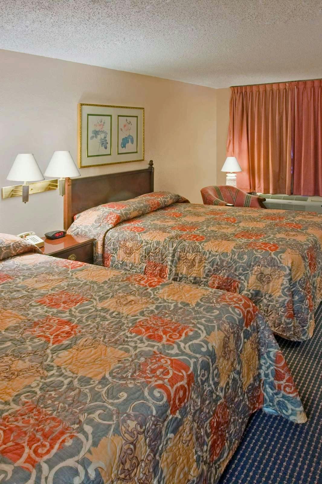 Hotel Americas Best Value Inn Laredo photo 2