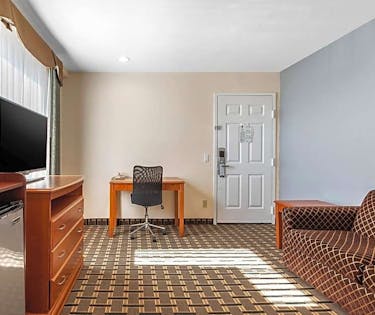 Quality Inn Suites Huntington Beach Los Angeles Hoteltonight