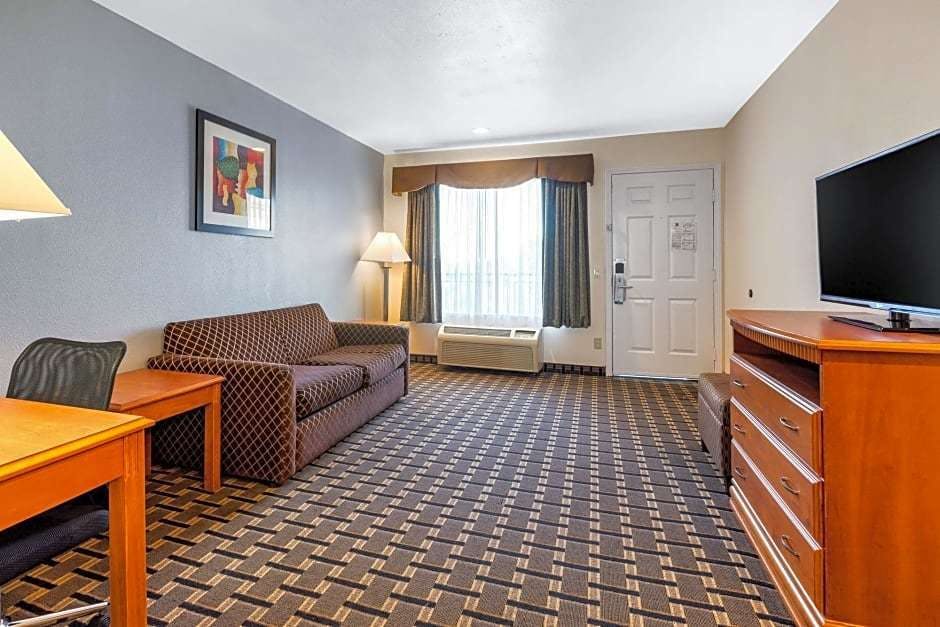 Quality Inn Suites Huntington Beach Los Angeles Hoteltonight