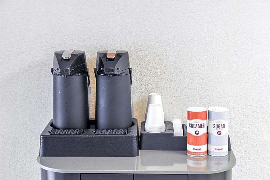 Hotel Motel 6 Duluth, MN photo 5