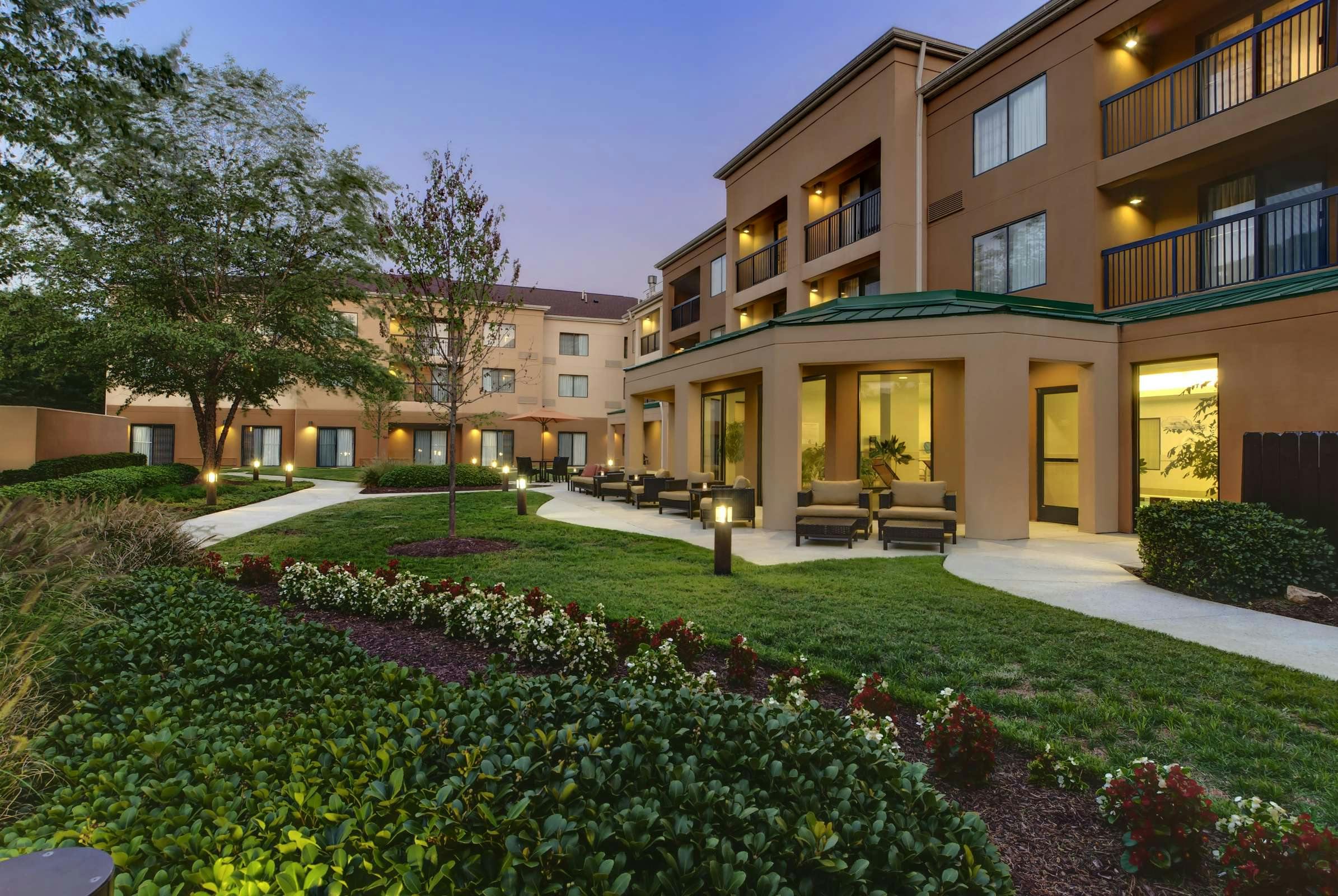 Hotel Courtyard Richmond Airport photo 2