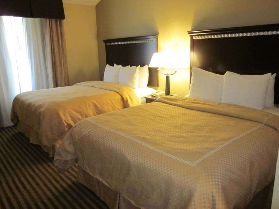 Hotel Comfort Suites DFW Airport photo 2