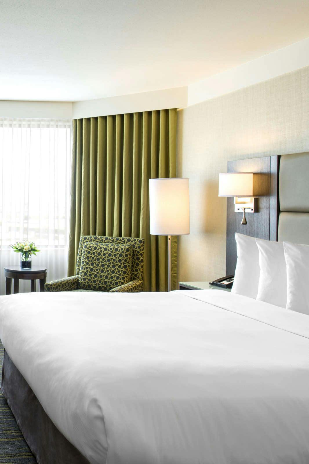 Hotel Saskatoon Inn & Conference Centre photo 2