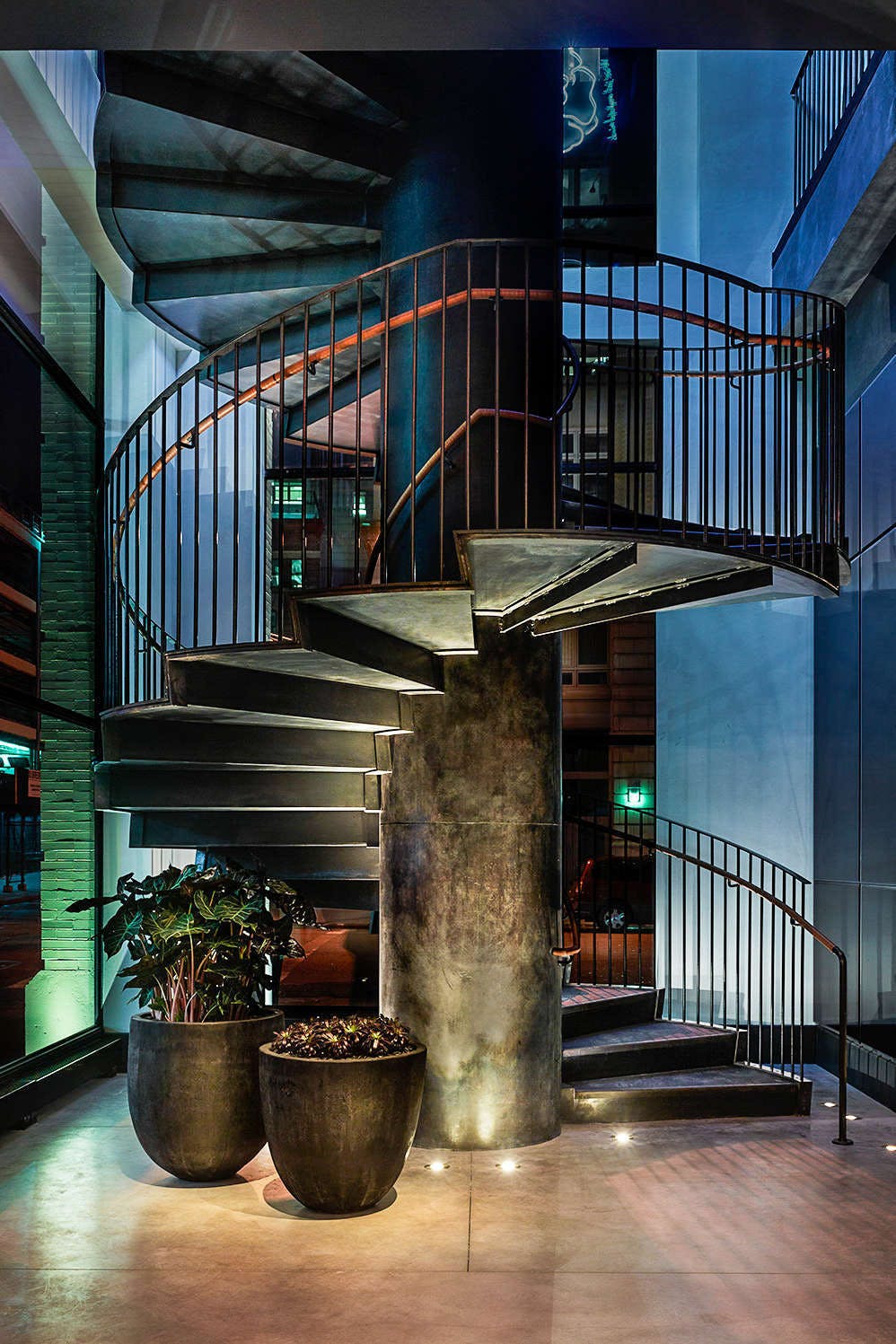 Hotel 11 Howard photo 2