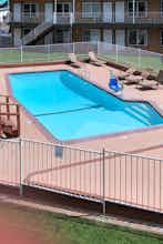 Hotel Cedar Inn & Suites photo 1