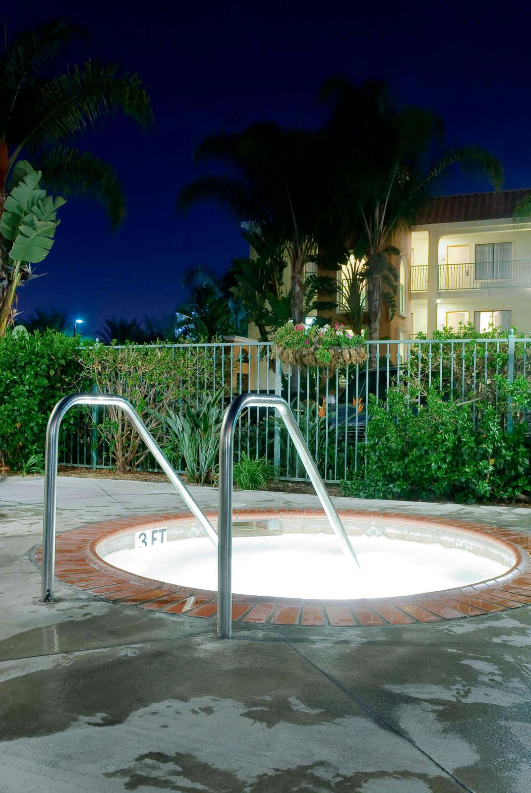 Hotel Cortona Inn & Suites photo 2