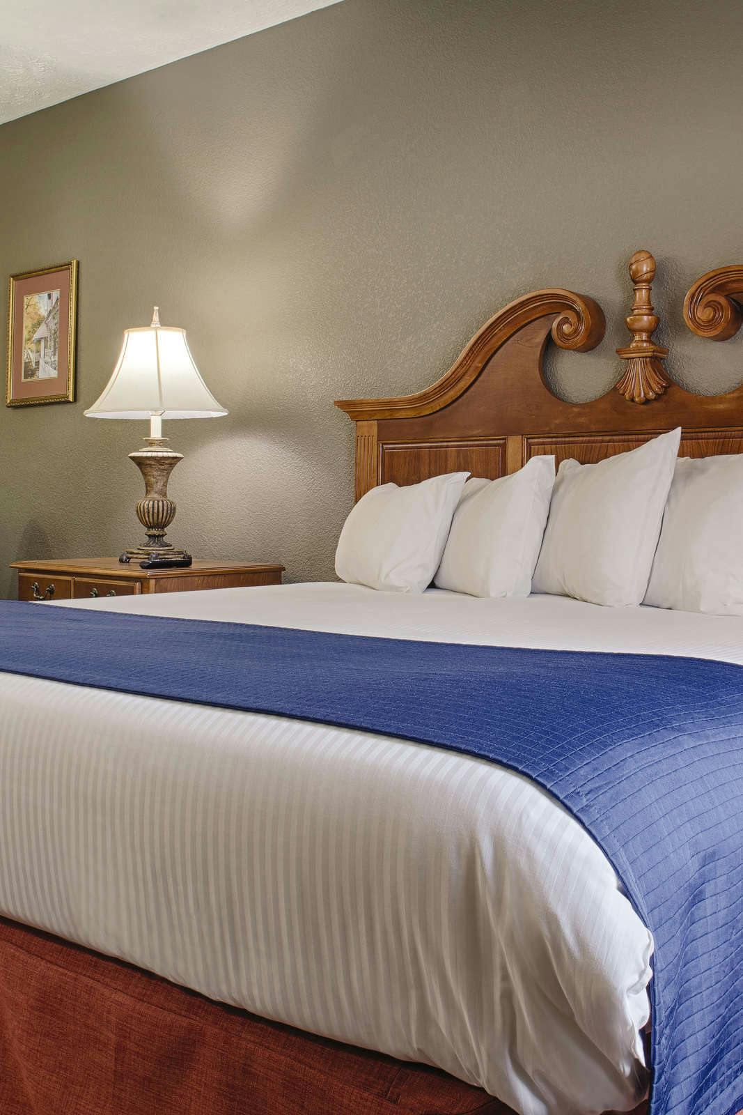 Hotel Club Wyndham Kingsgate photo 2