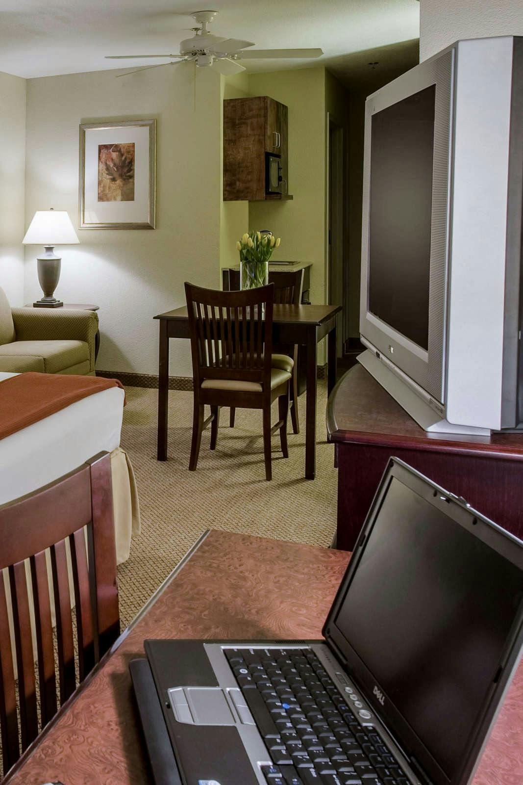 Hotel Holiday Inn Express Hotel & Suites Lucedale photo 3