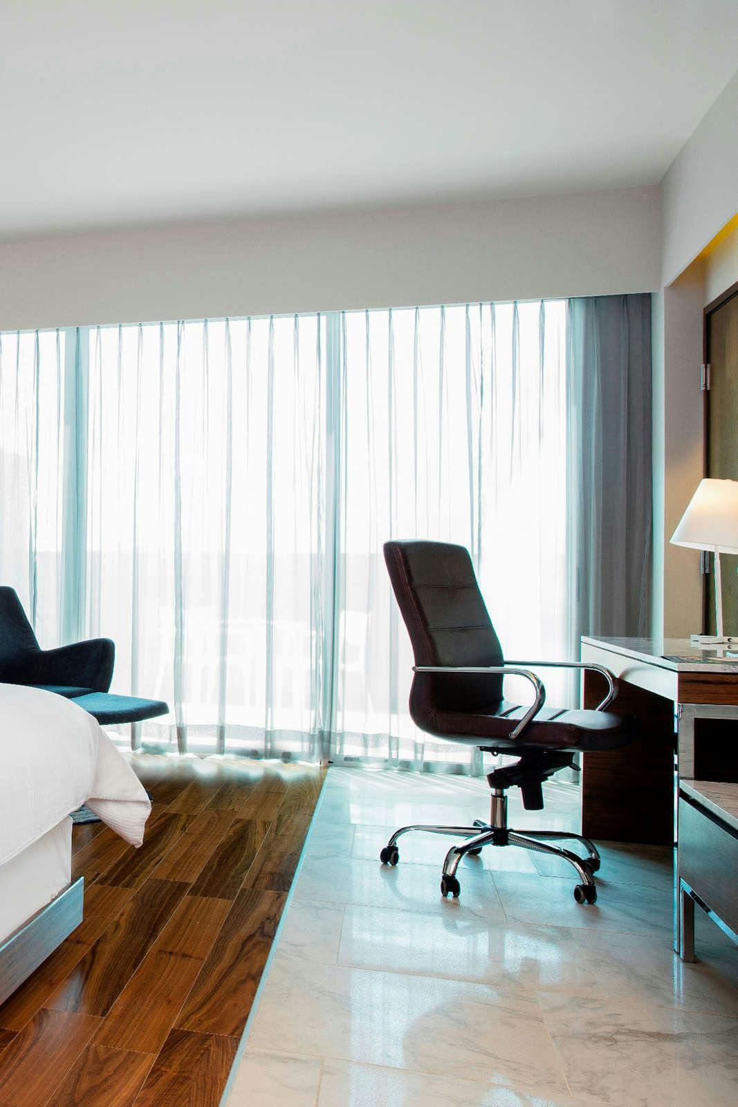 Hotel Krystal Urban Guadalajara photo 2