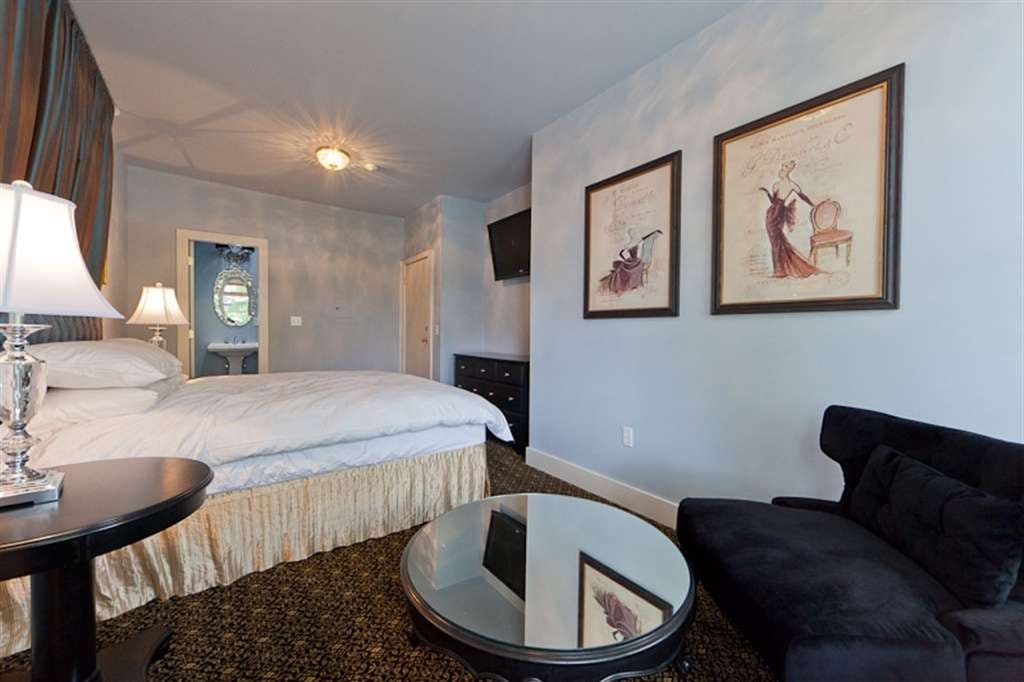 Hotel Ballard Inn photo 2