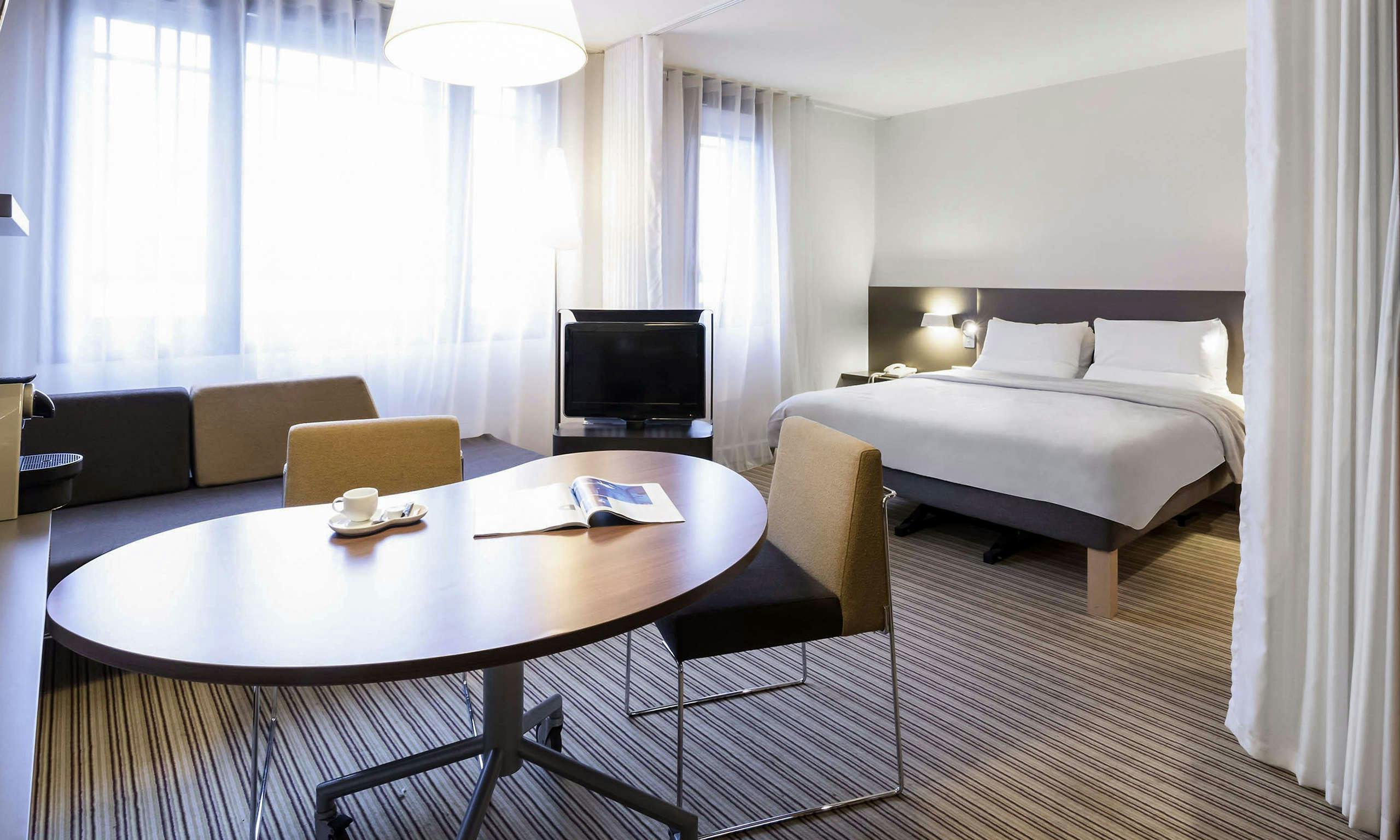 Last Minute Hotel Deals In Montreuil Hoteltonight