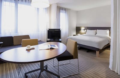 Last Minute Hotel Deals In Montreuil Hoteltonight