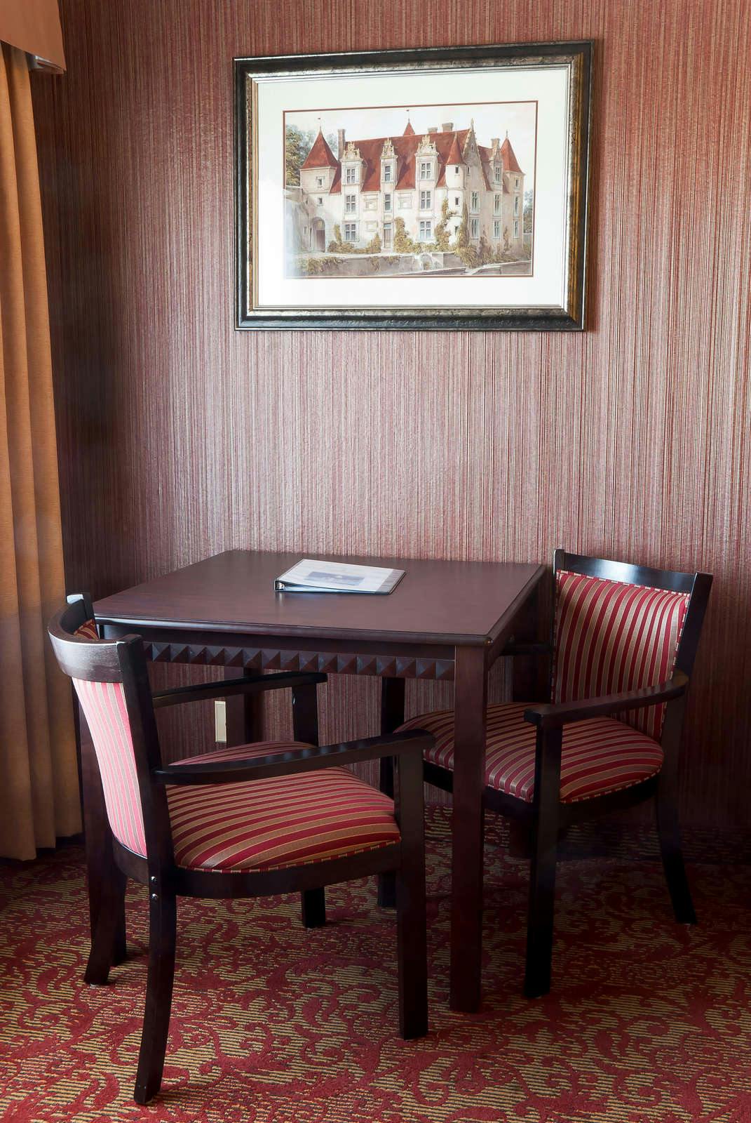 Hotel Castle Inn & Suites photo 4