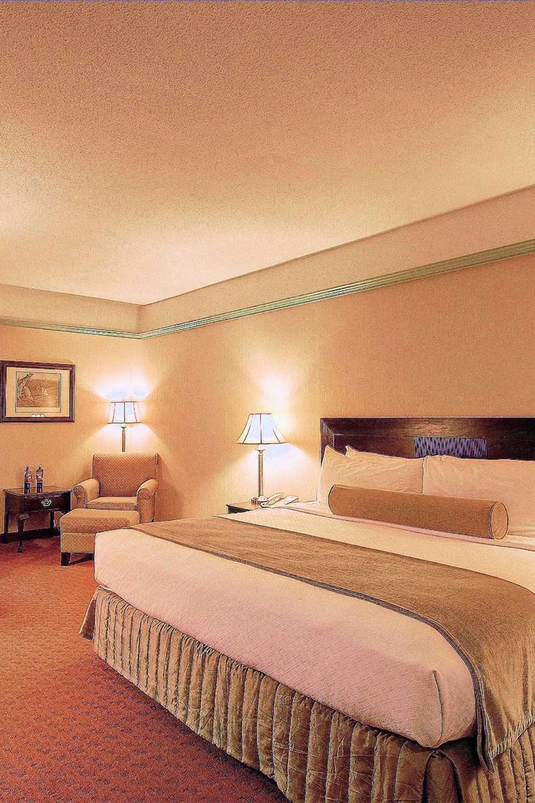 Hotel Holiday Inn & Suites Pittsfield Berkshires photo 2