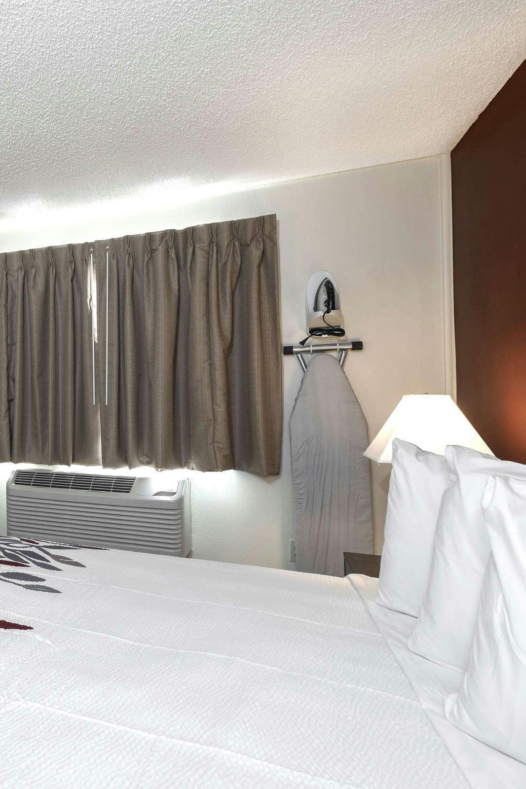 Hotel Red Roof Inn Greensburg photo 1