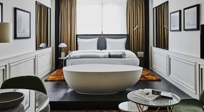 Roomers Munich, Autograph Collection