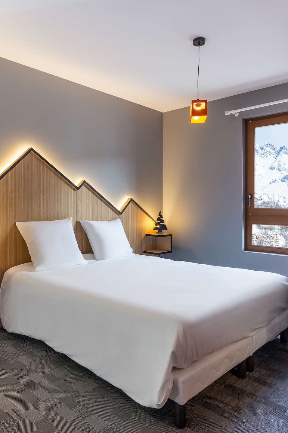 Hotel Base Camp Lodge photo 2