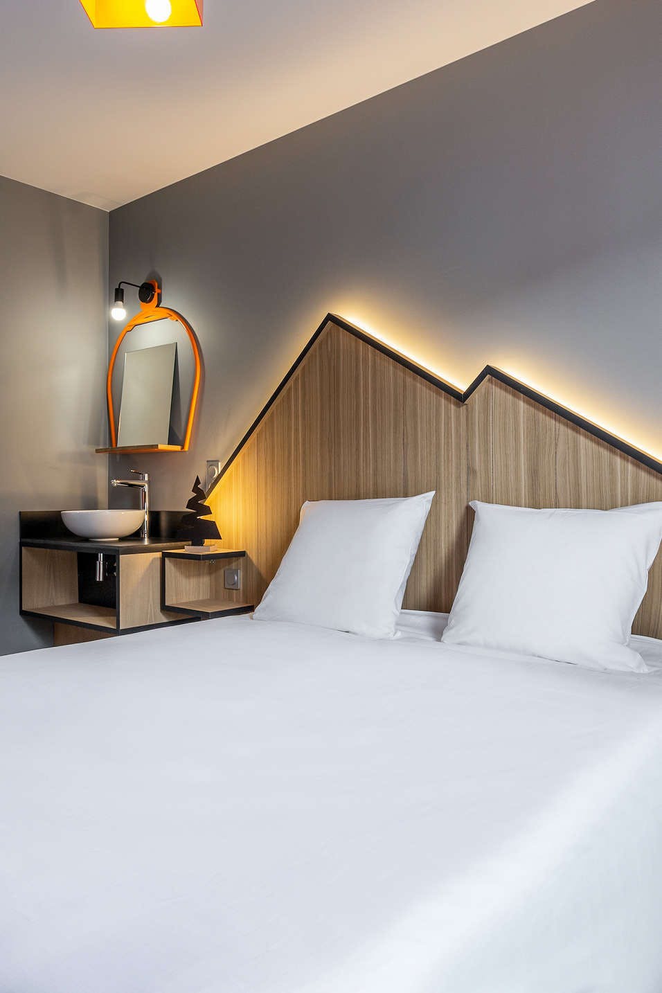 Hotel Base Camp Lodge photo 1